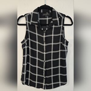 Banana Republic Black and White Grid Sleeveless Blouse. Pristine Condition.